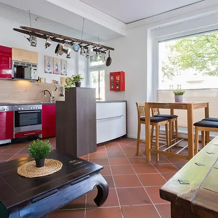 Doppelzimmer Ii Gaestezimmer In Mit Gemeinschaftsbad Und Gemeinschaftskueche בית אירוח קמניץ